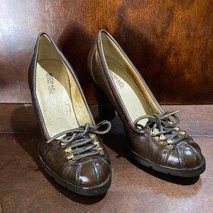 Michael Kors Winter Warrior stacked heel pump sz 7
